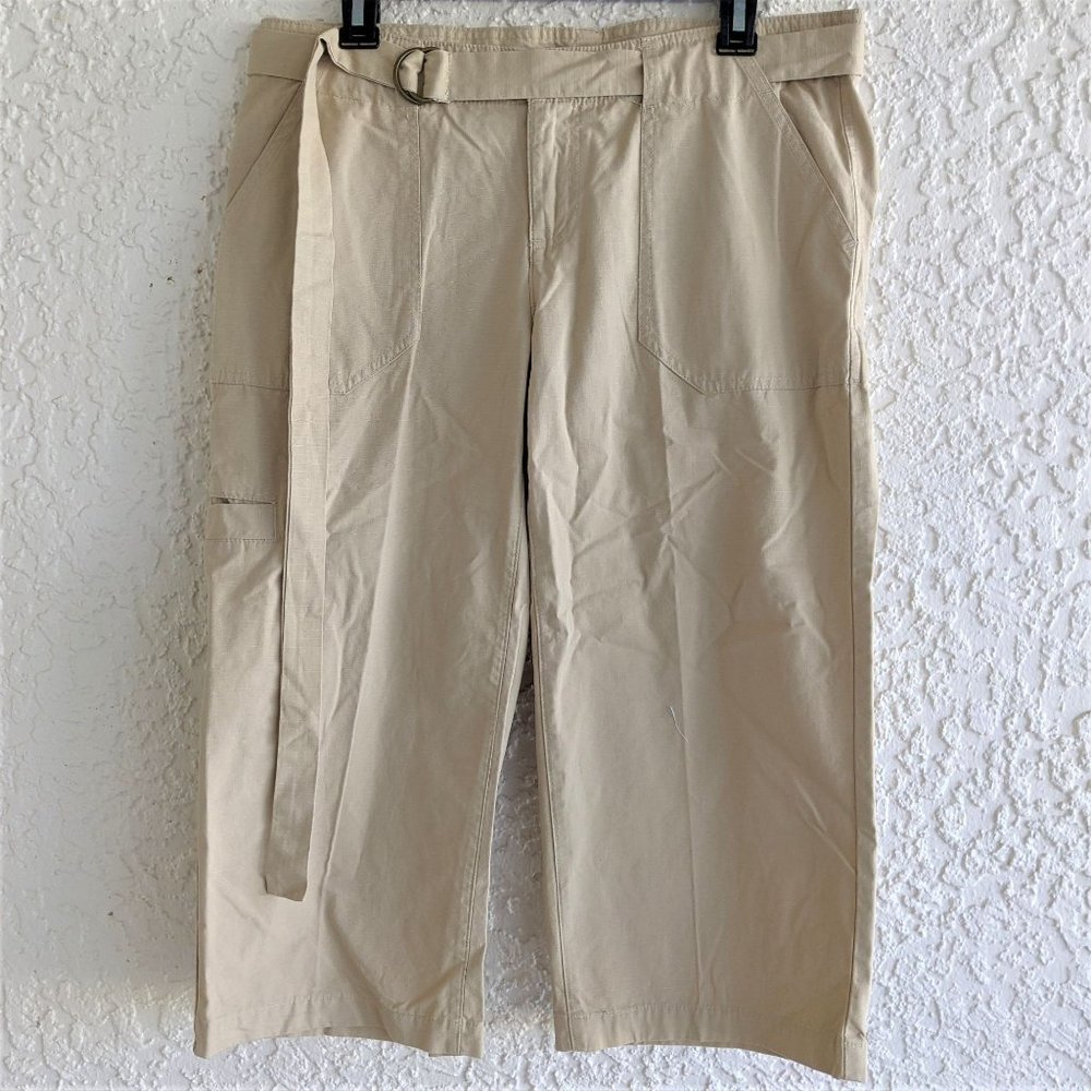 TEX by Max Azria Capri Pants 6 (NWT)